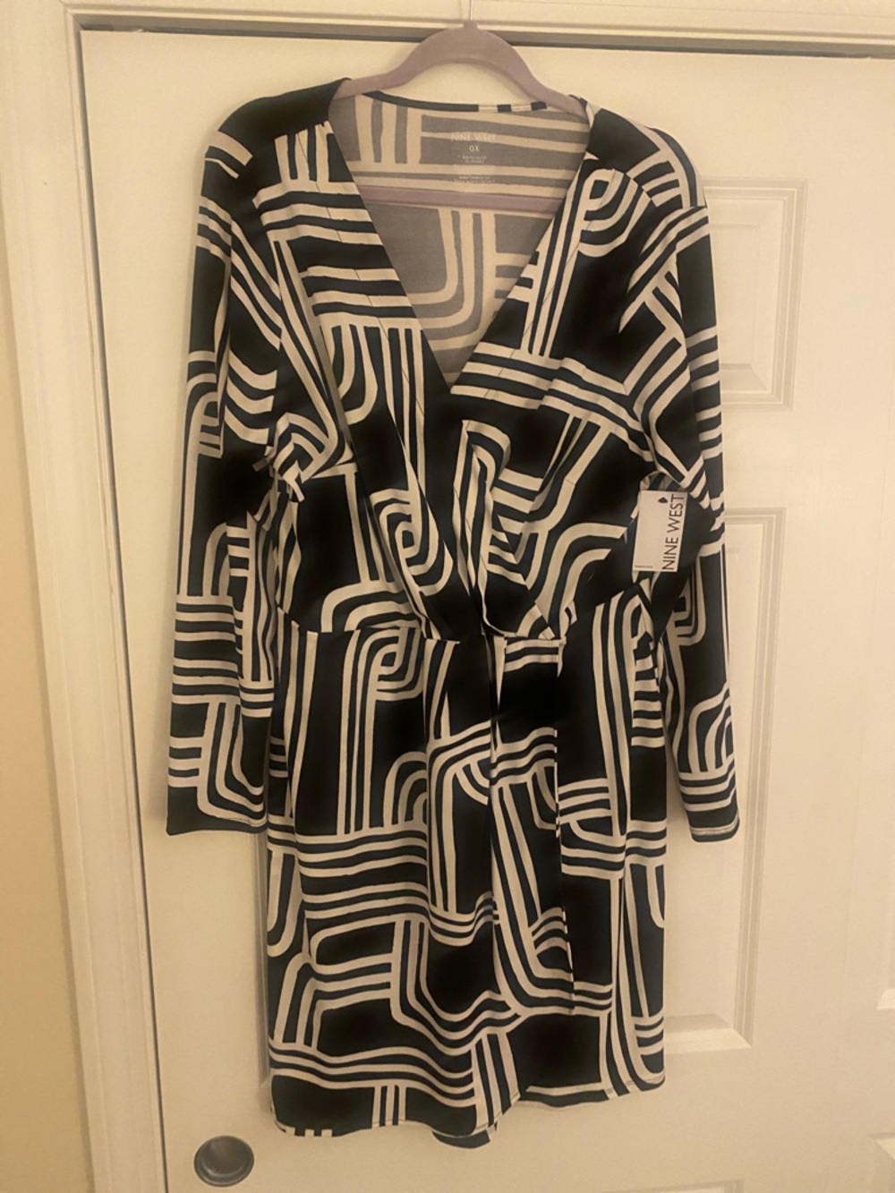 Nine West Black & White Geometric Wrap-Style Long Sleeve Dress